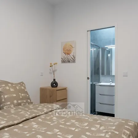 Roomies Centre Gare Luxembourg By