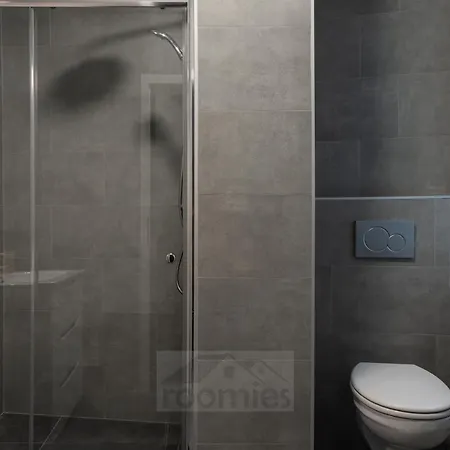 Roomies Centre Gare بيت ضيافة